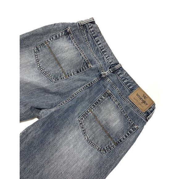 EUC Men’s Wrangler Authentics - Picture 4 of 4